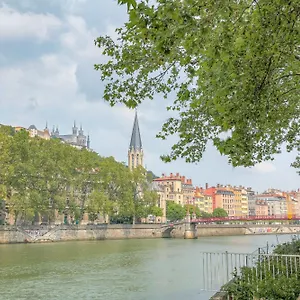 Le Calme Et Cosy Avec Parking Gratuit Apartment